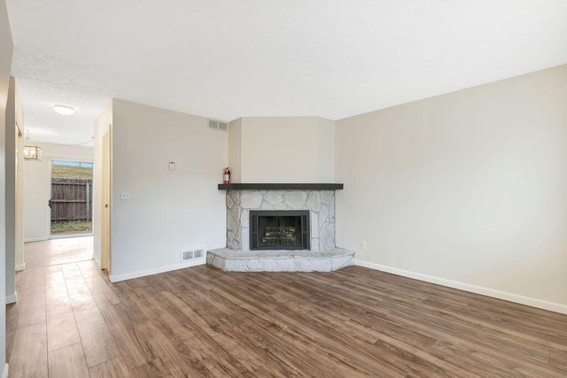 6715 Curtis Way, Florence, KY 41042