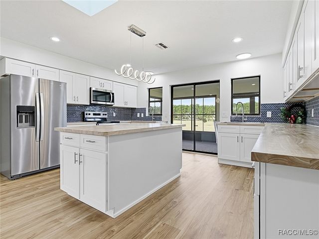 253 E Cumberland Court, Hernando, FL 34442