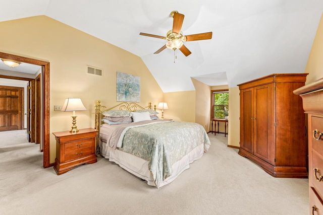 W275N2650 Chicory LANE, Pewaukee, WI 53072