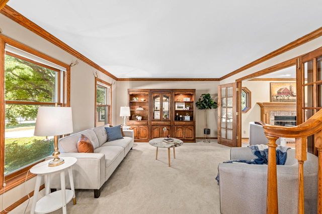 W275N2650 Chicory LANE, Pewaukee, WI 53072