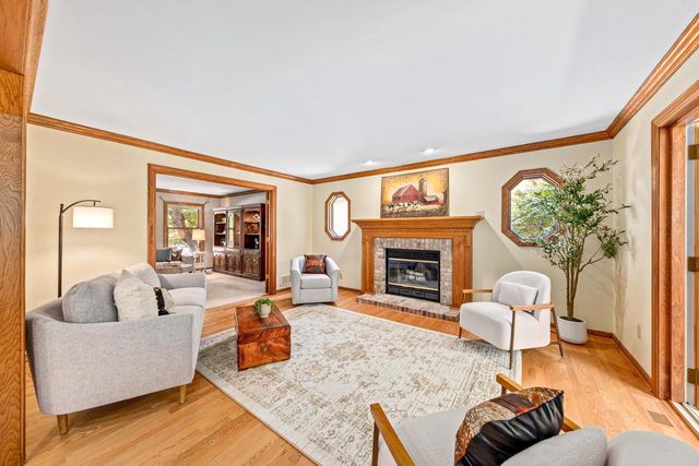 W275N2650 Chicory LANE, Pewaukee, WI 53072