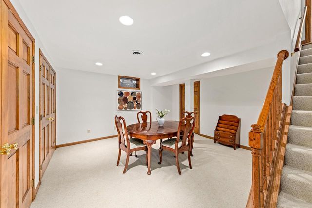 W275N2650 Chicory LANE, Pewaukee, WI 53072