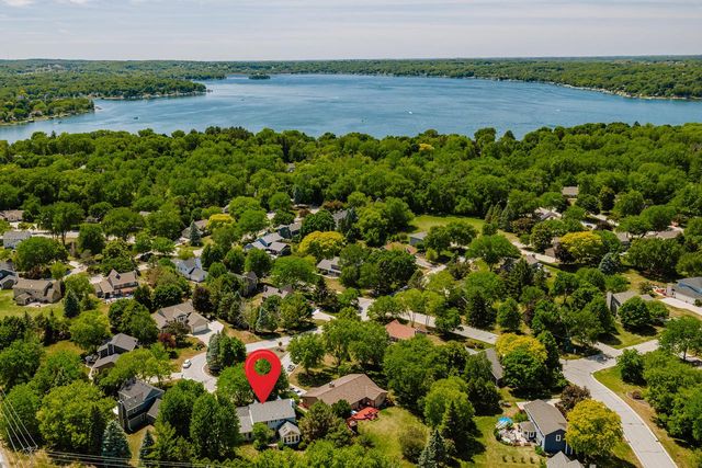 W275N2650 Chicory LANE, Pewaukee, WI 53072
