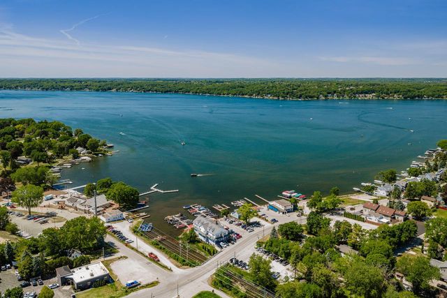 W275N2650 Chicory LANE, Pewaukee, WI 53072