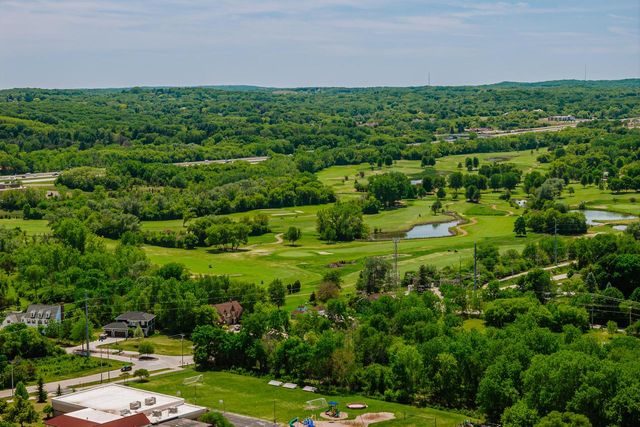 W275N2650 Chicory LANE, Pewaukee, WI 53072