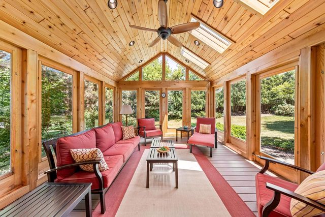 W275N2650 Chicory LANE, Pewaukee, WI 53072