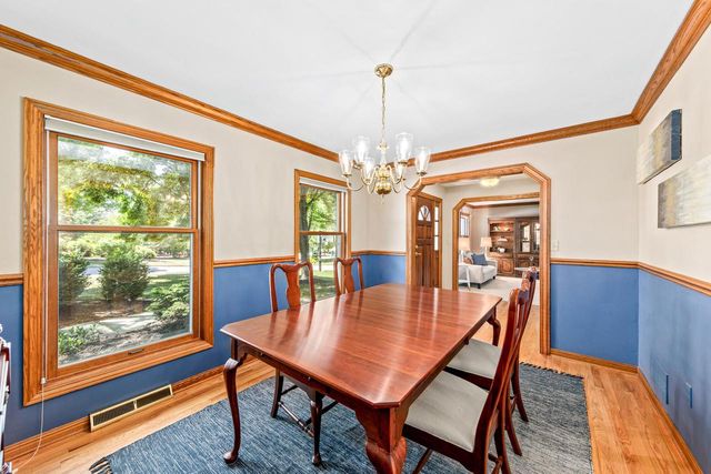 W275N2650 Chicory LANE, Pewaukee, WI 53072