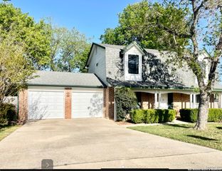 129 Splitrock Ln, Universal City, TX 78148