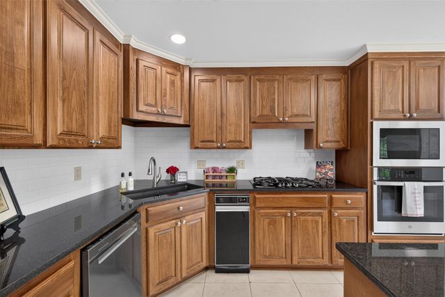 10005 Thornwood Drive, Shreveport, LA 71106