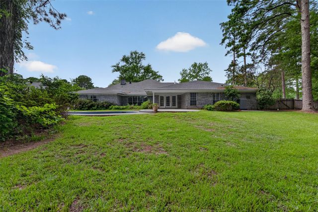 10005 Thornwood Drive, Shreveport, LA 71106