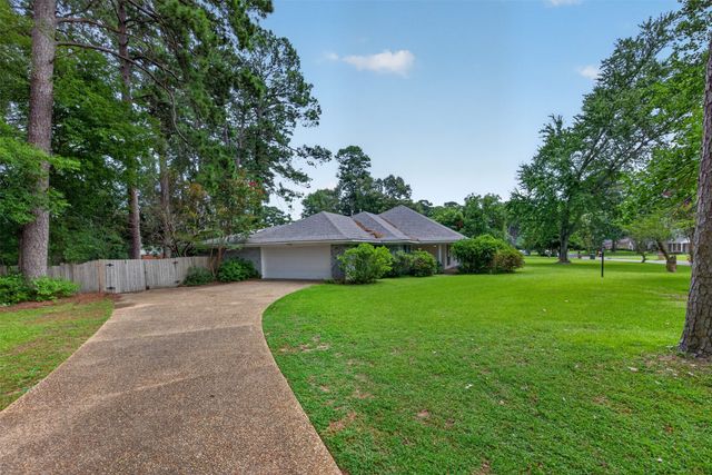 10005 Thornwood Drive, Shreveport, LA 71106