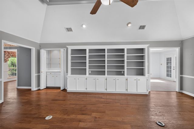 10005 Thornwood Drive, Shreveport, LA 71106