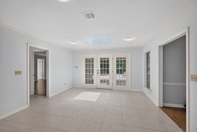 10005 Thornwood Drive, Shreveport, LA 71106