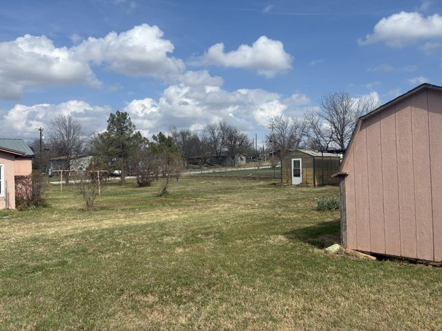 111 Lamar Street, Graham, TX 76450