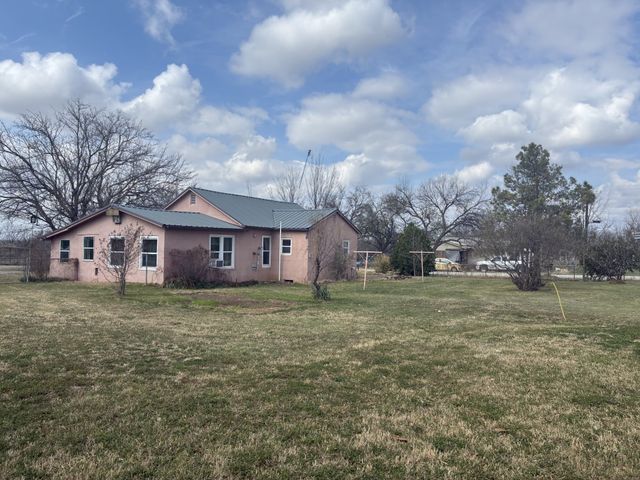 111 Lamar Street, Graham, TX 76450