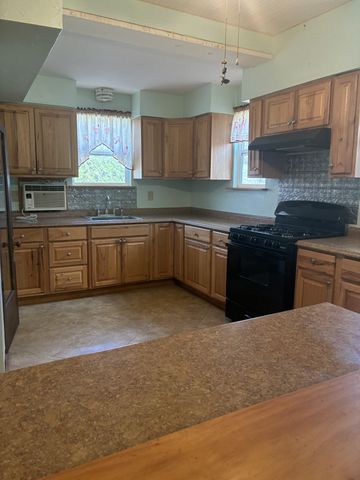 111 Lamar Street, Graham, TX 76450