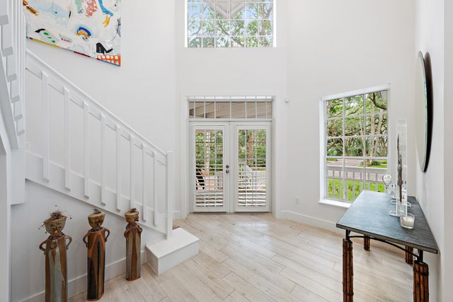 2605 Natures Way, Palm Beach Gardens, FL 33410