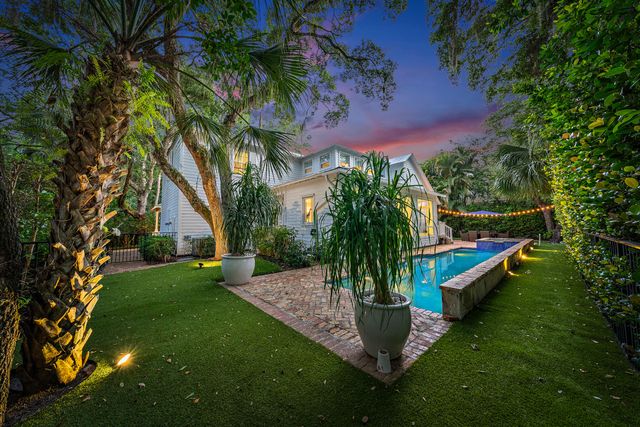 2605 Natures Way, Palm Beach Gardens, FL 33410