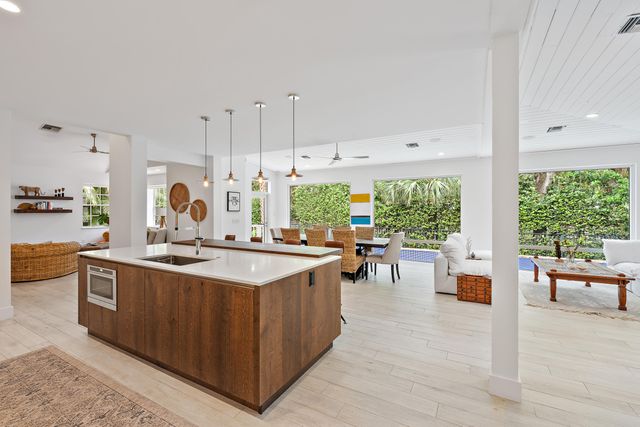 2605 Natures Way, Palm Beach Gardens, FL 33410