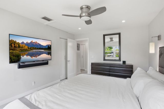 807 NE 1st Street 6w, Delray Beach, FL 33483