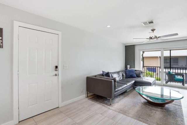 807 NE 1st Street 6w, Delray Beach, FL 33483