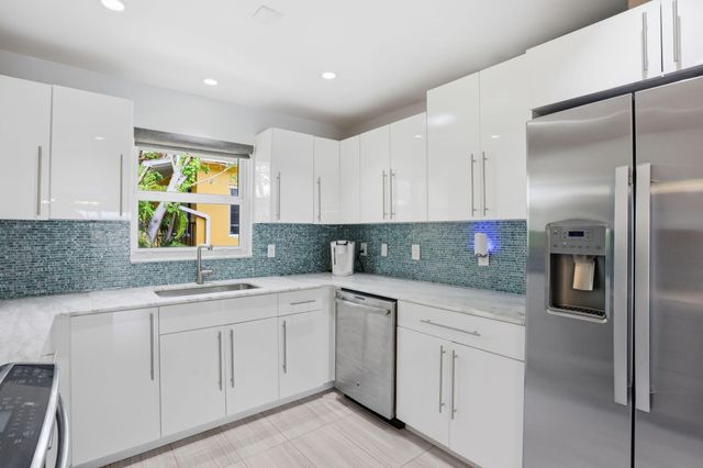 807 NE 1st Street 6w, Delray Beach, FL 33483