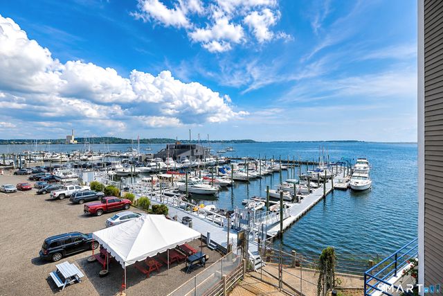 10 Harbour Close 10, New Haven, CT 06405