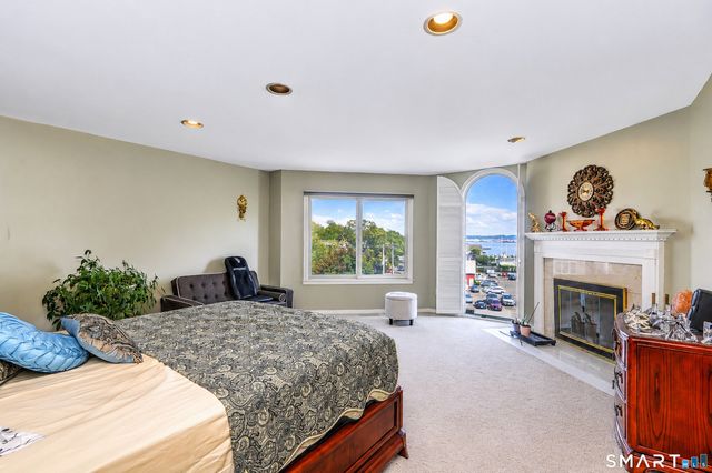 10 Harbour Close 10, New Haven, CT 06405