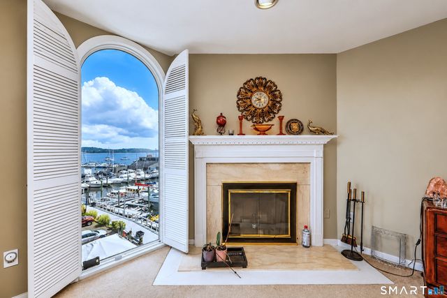 10 Harbour Close 10, New Haven, CT 06405