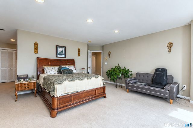 10 Harbour Close 10, New Haven, CT 06405