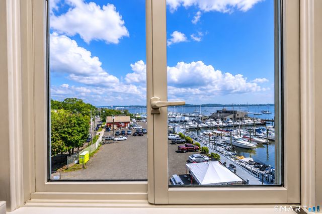 10 Harbour Close 10, New Haven, CT 06405