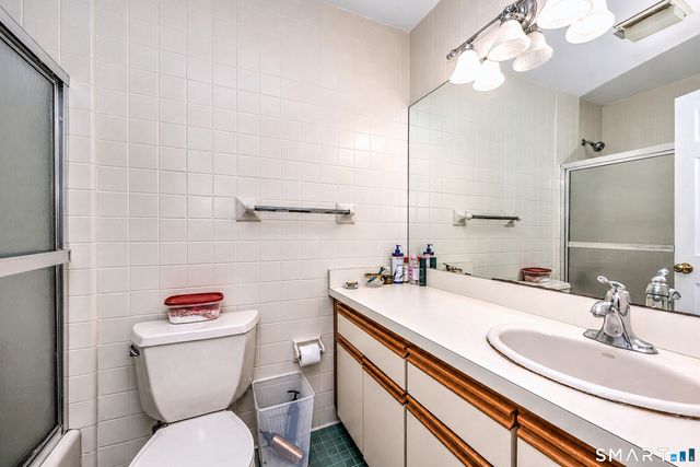10 Harbour Close 10, New Haven, CT 06405