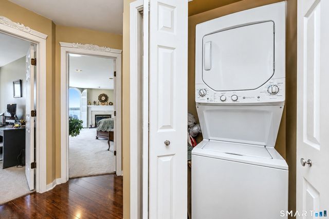 10 Harbour Close 10, New Haven, CT 06405
