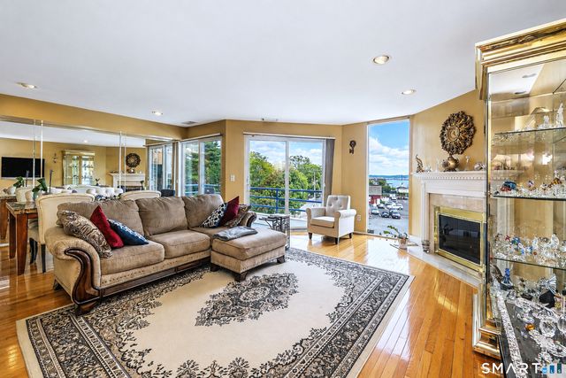 10 Harbour Close 10, New Haven, CT 06405