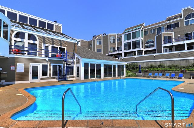 10 Harbour Close 10, New Haven, CT 06405