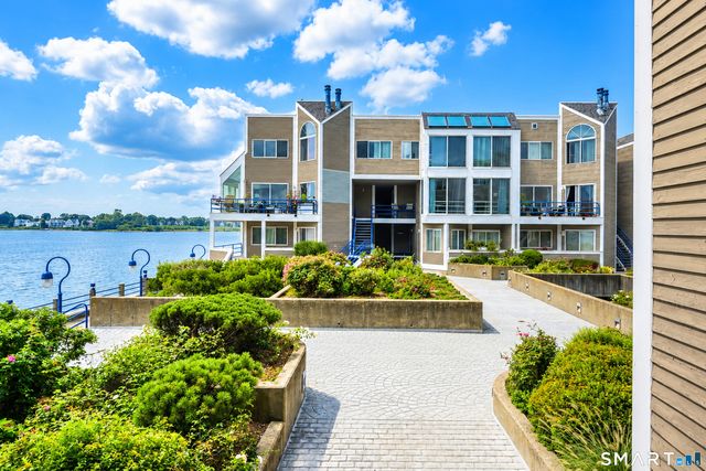 10 Harbour Close 10, New Haven, CT 06405