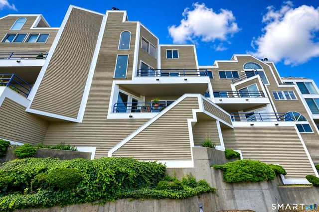 10 Harbour Close 10, New Haven, CT 06405
