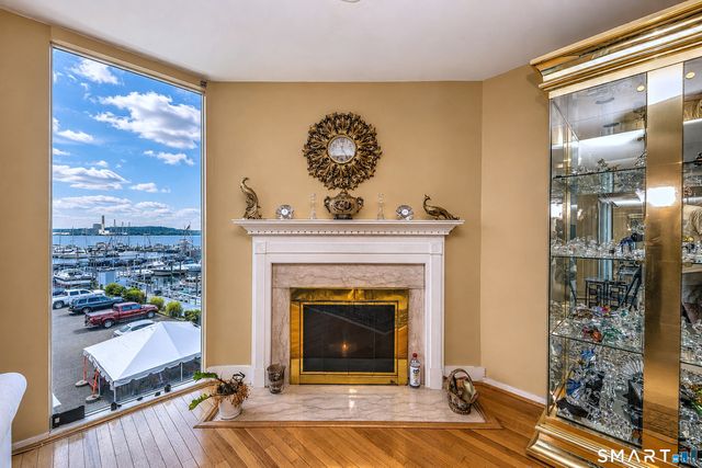 10 Harbour Close 10, New Haven, CT 06405