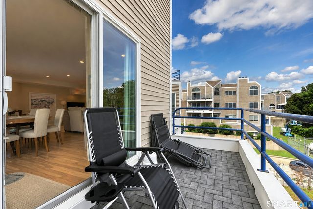 10 Harbour Close 10, New Haven, CT 06405