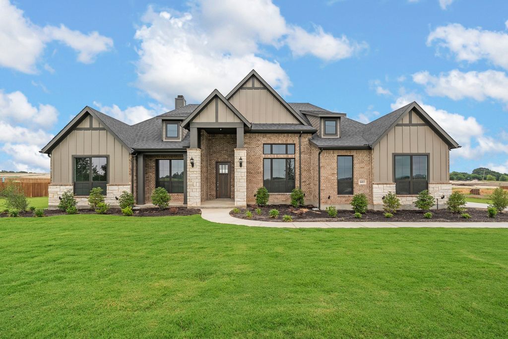 16813 Chapel Road, Lorena, TX 76655