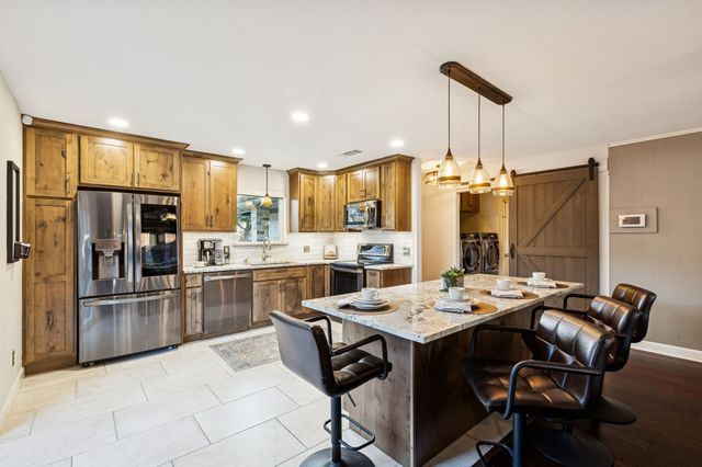 1608 Chaparral Court, Grapevine, TX 76051