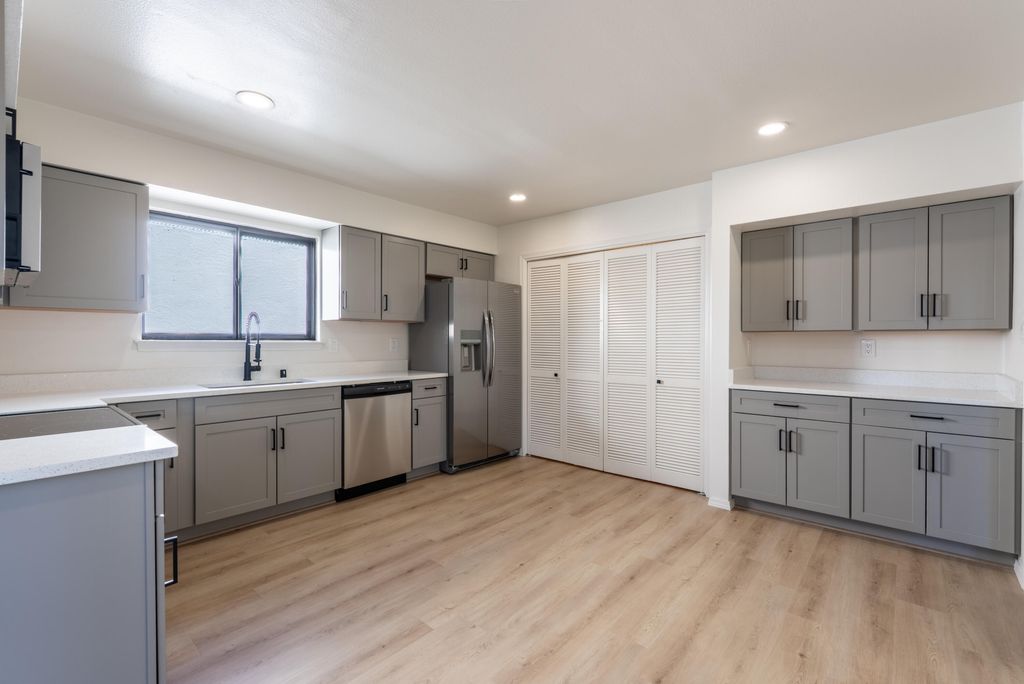 1105 Bernalillo Place SE, Albuquerque, NM 87123