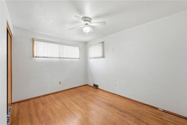 1243 Lakemont Dr, Mt Lebanon, PA 15243