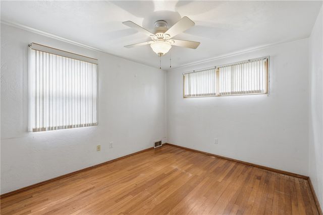 1243 Lakemont Dr, Mt Lebanon, PA 15243