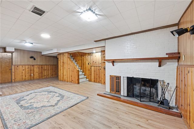 1243 Lakemont Dr, Mt Lebanon, PA 15243