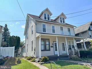 318 W PENN AVE, Robesonia, PA 19551