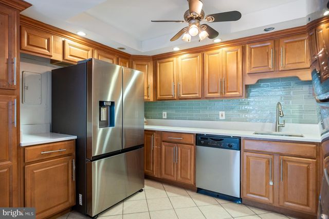 6301 STEVENSON AVE #806, Alexandria, VA 22304