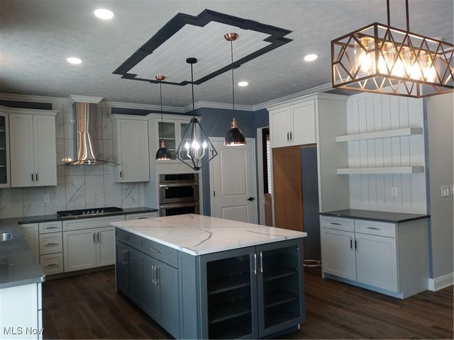 487 Parkside Drive, Bay Village, OH 44140