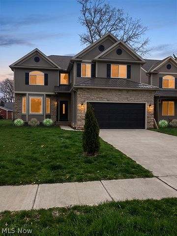 487 Parkside Drive, Bay Village, OH 44140