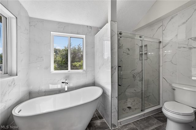 487 Parkside Drive, Bay Village, OH 44140